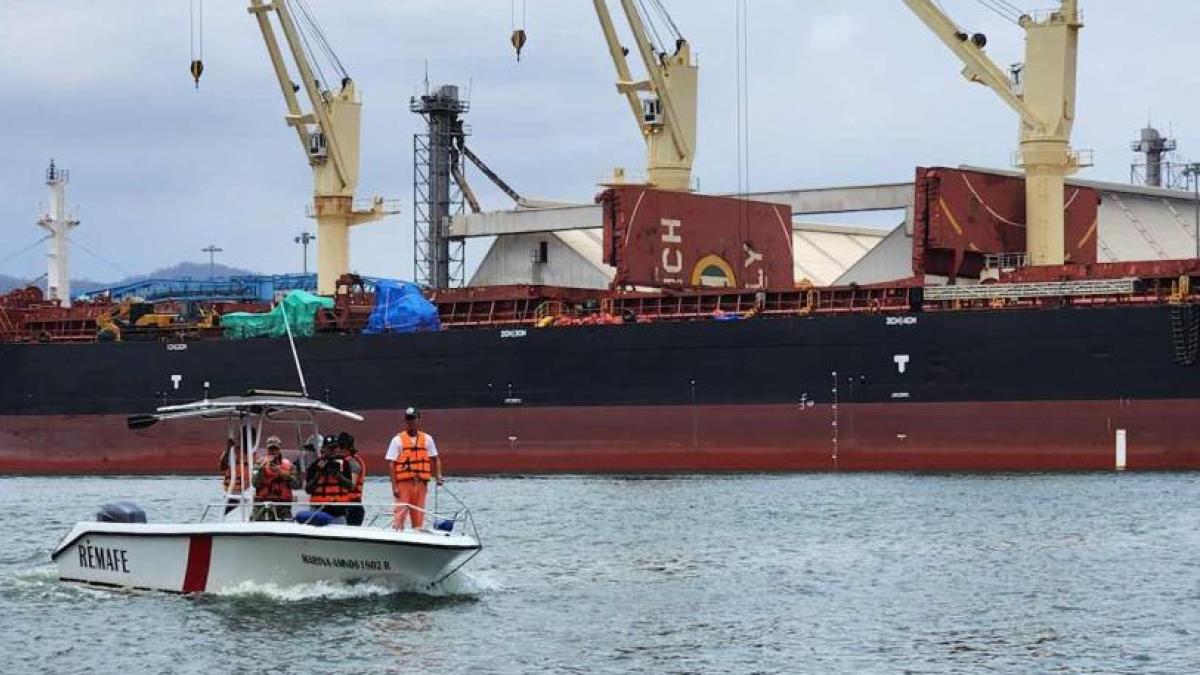 <![CDATA[Alerta en Colima: Reportan grave derrame de combustible en Bahía de Manzanillo]]>