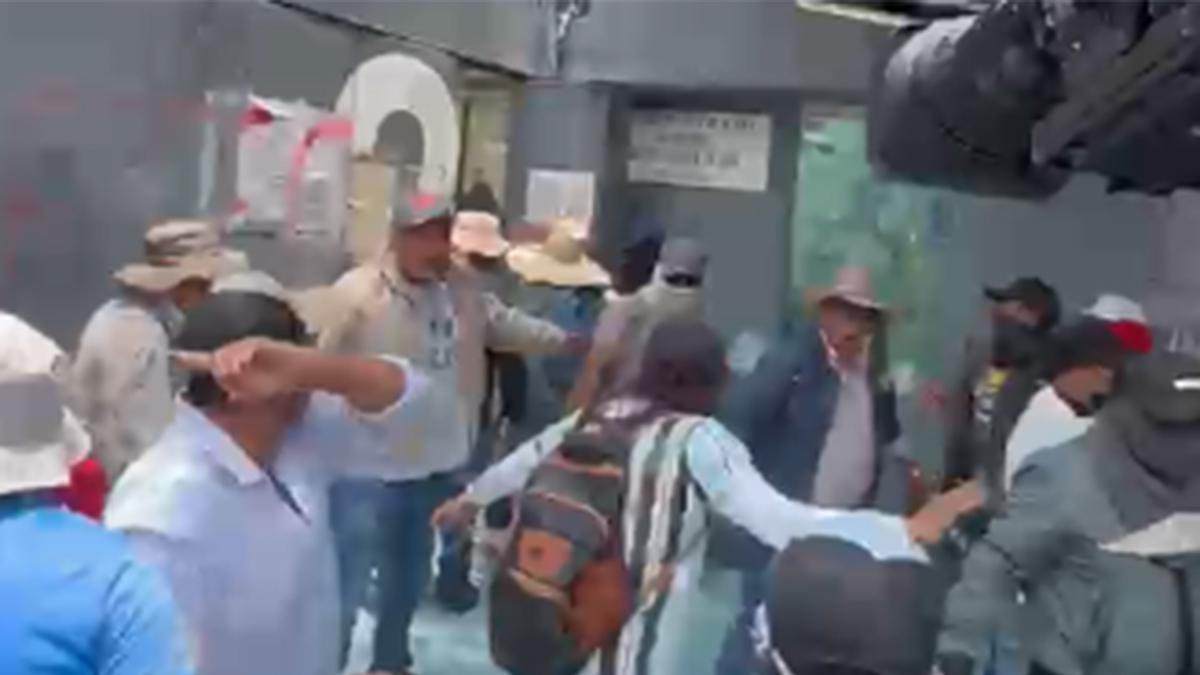 <![CDATA[Presuntos integrantes de la CNTE entran y hacen destrozos en la SEP al sur de CDMX]]>