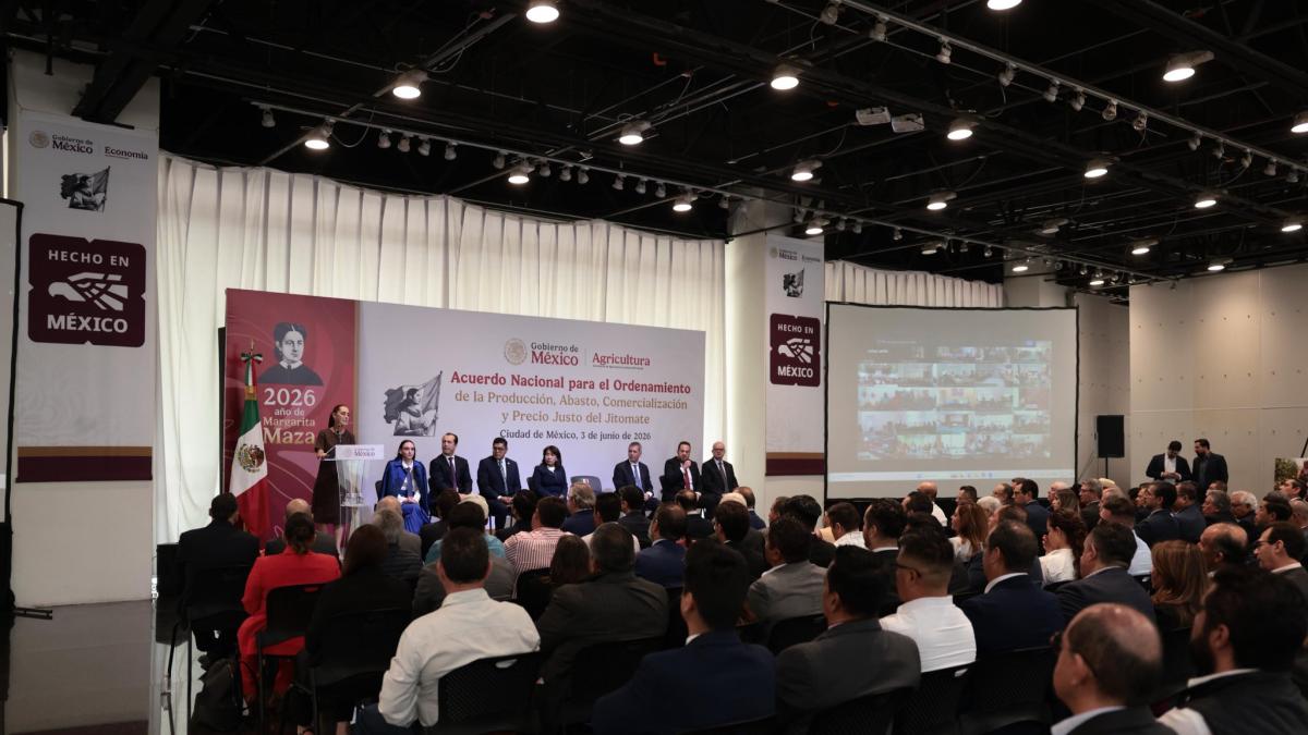 <![CDATA[Sheinbaum acuerda con jitomateros priorizar mercado nacional]]>