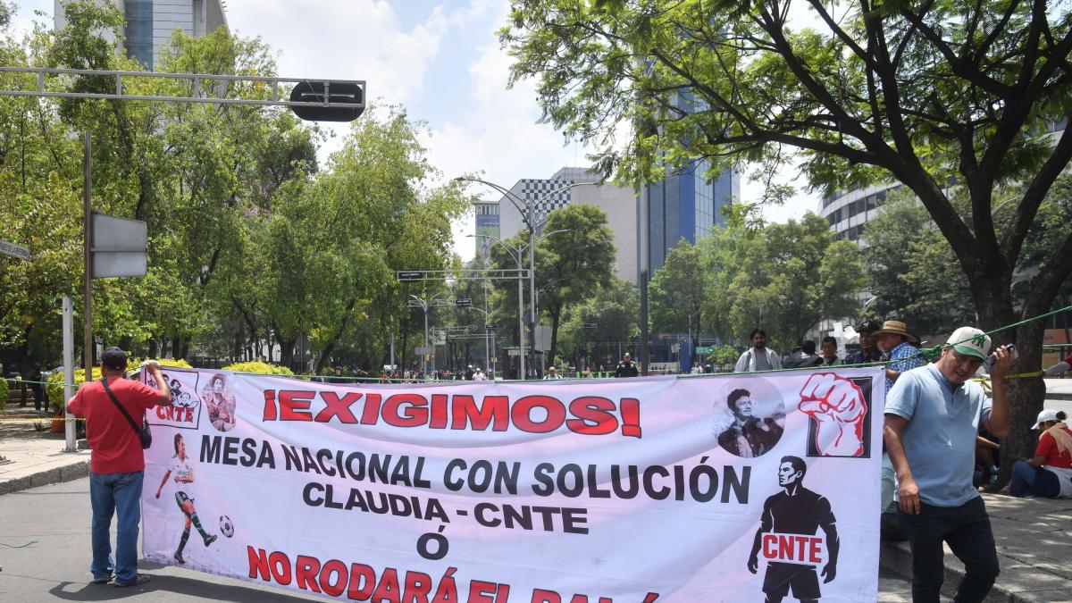 <![CDATA[CNTE rechaza propuestas de Segob y SEP; 