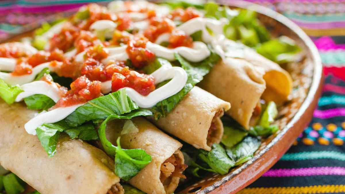 <![CDATA[Guía para recalentar los tacos dorados de pollo y que queden perfectos]]>