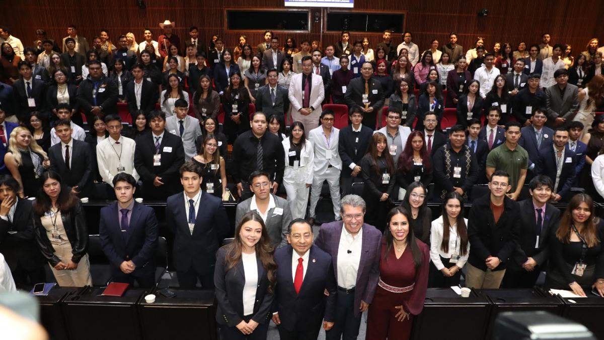 <![CDATA[El diputado Ricardo Monreal Ávila inauguró el Parlamento Juvenil, tercera edición]]>