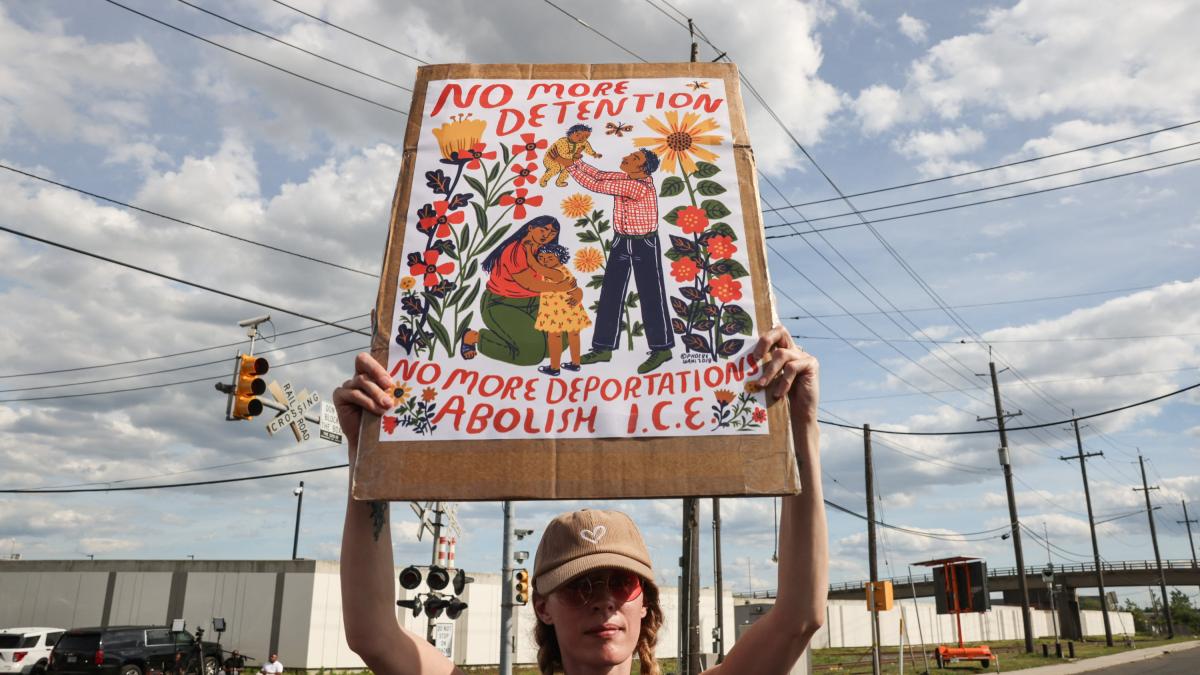 <![CDATA[Estados Unidos solicita a financieras denunciar a migrantes indocumentados]]>