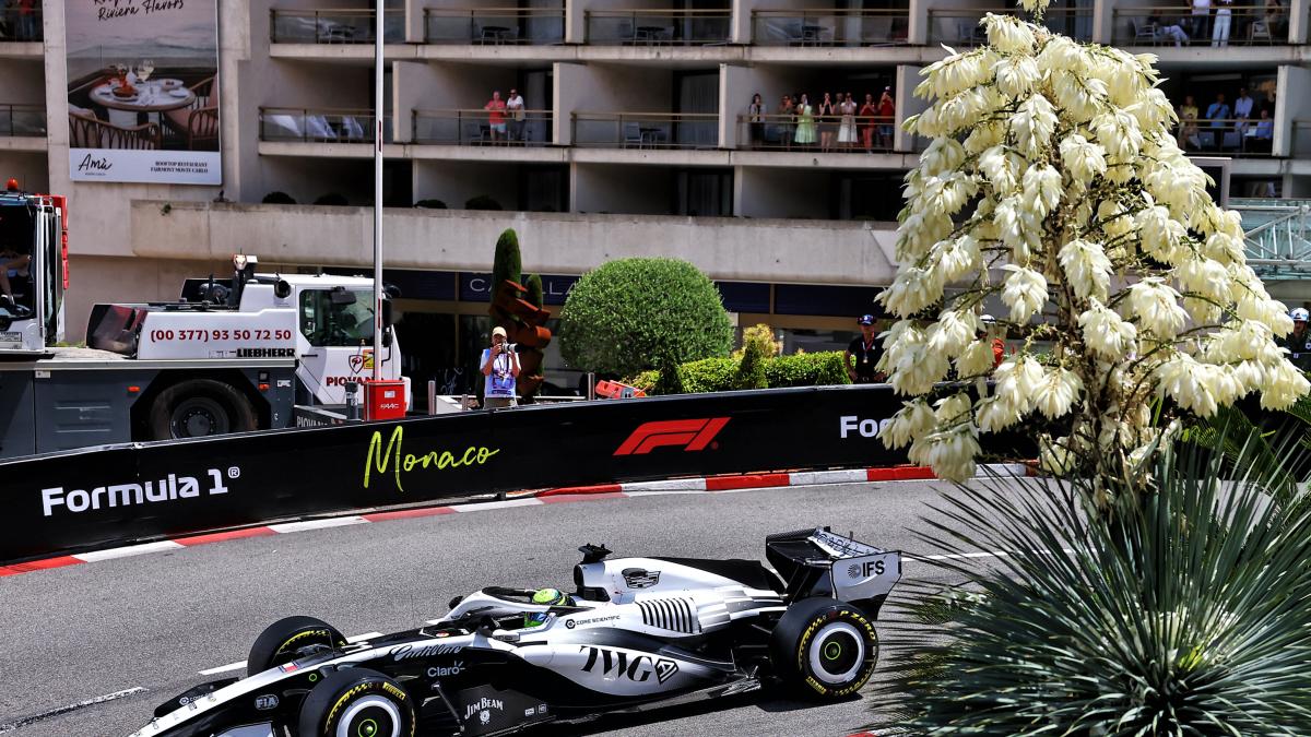 <![CDATA[Pese a incendio, 'Checo' Pérez ve viable avanzar a Q2 en Mónaco]]>