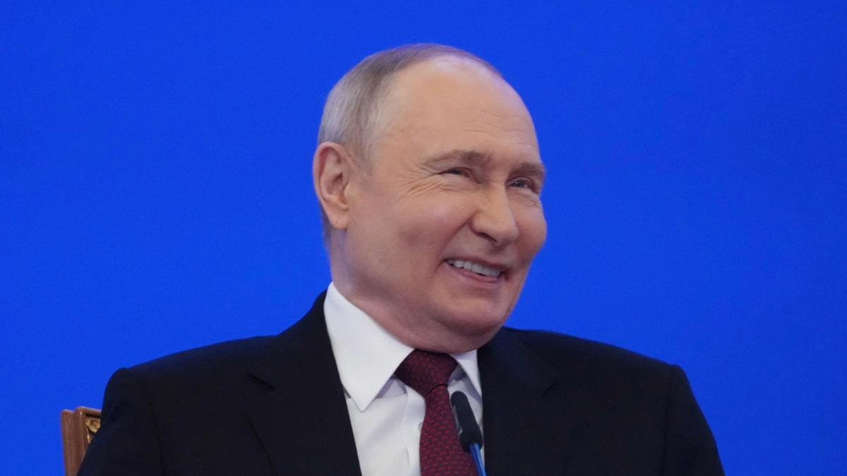 <![CDATA[Putin rechaza un encuentro con Zelenski; promete continuar la ofensiva en Ucrania]]>
