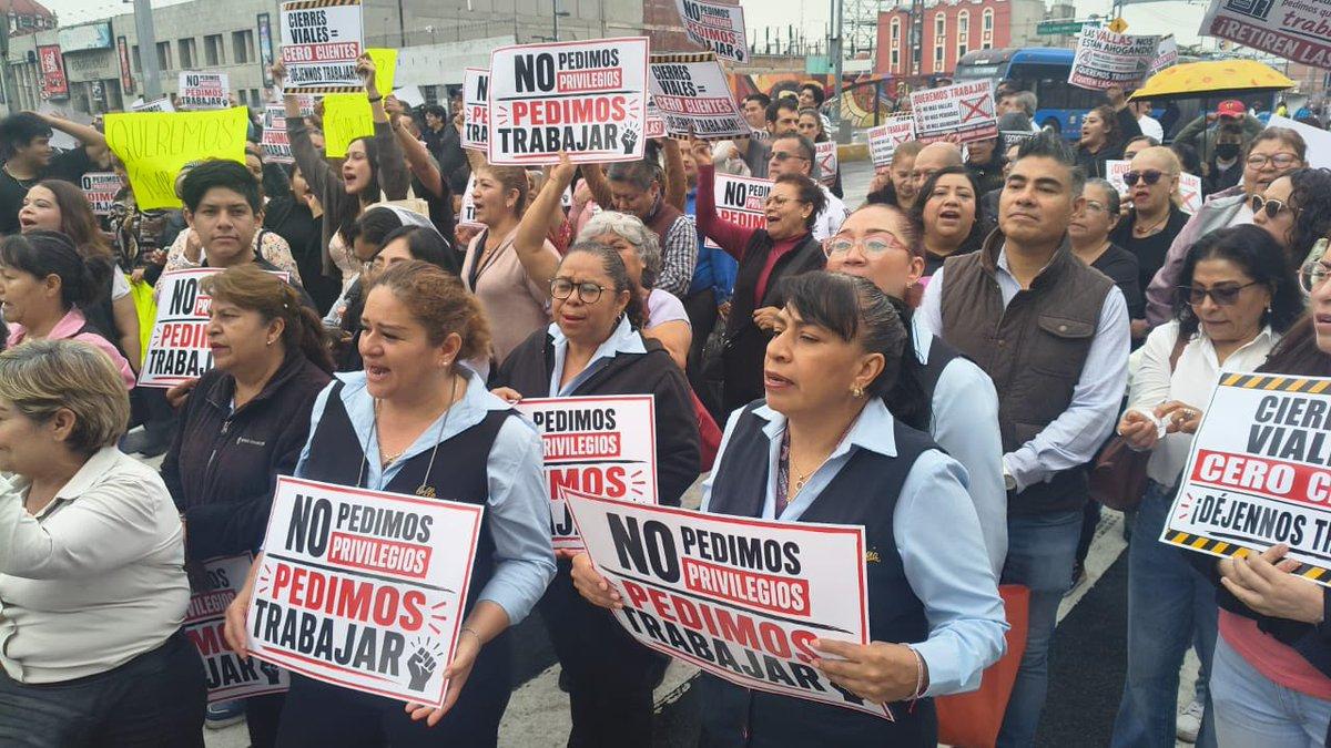 <![CDATA[“¡Queremos trabajar!”: Comerciantes de la Calle de las Novias denuncian pérdidas por plantón de CNTE]]>