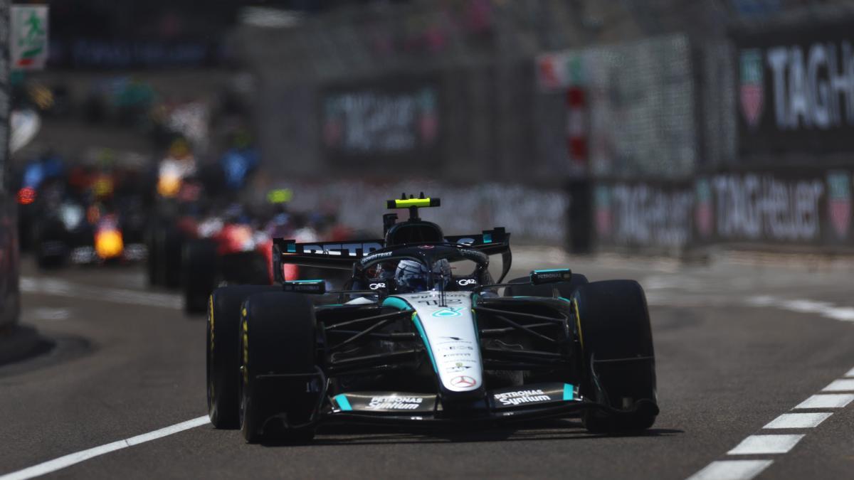 <![CDATA[Antonelli gana en Mónaco; 'Checo' Pérez cruza décim
