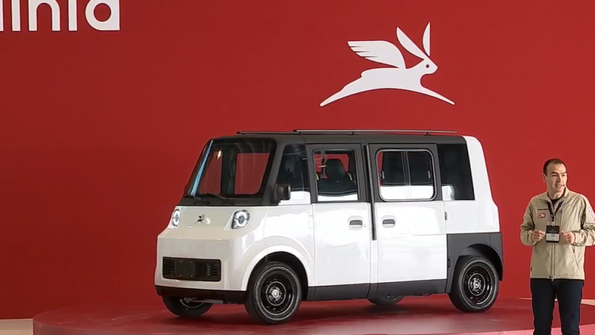 <![CDATA[Sheinbaum presenta Olinia, el auto eléctrico 100% e