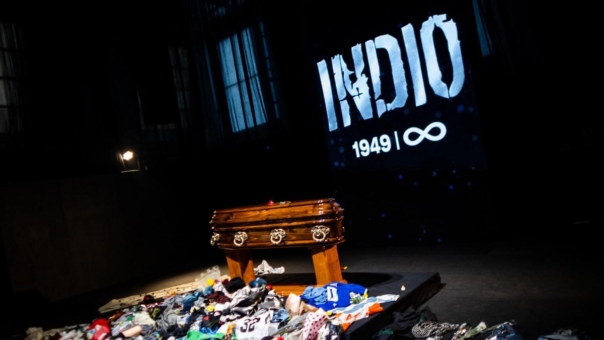 <![CDATA[El último adiós a 'El Indio' Solari: miles de fans 