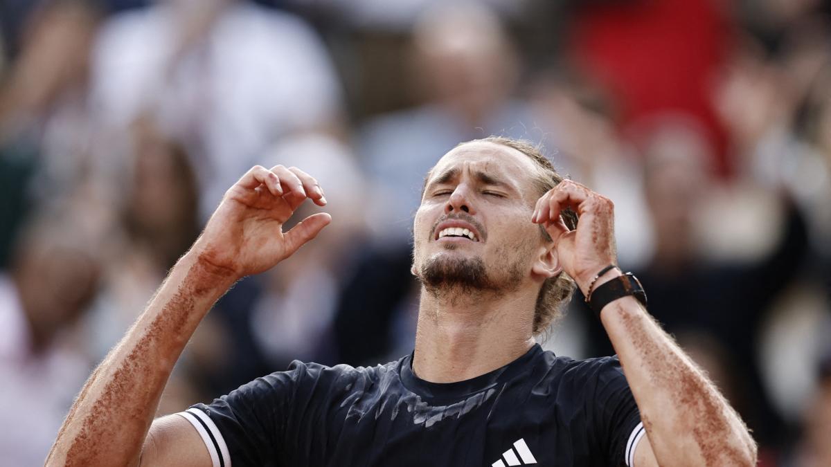 <![CDATA[Alexander Zverev vence a Flavio Cobolli y gana el t