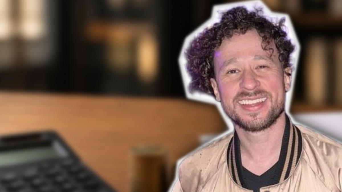 <![CDATA[Luisito Comunica es acusado de no pagar utilidades 