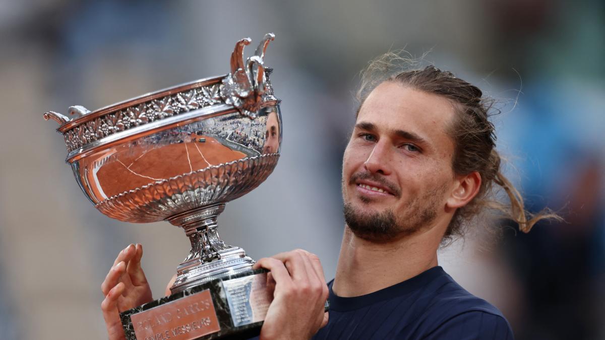<![CDATA[Bayern Múnich felicita a Alexander Zverev tras gana