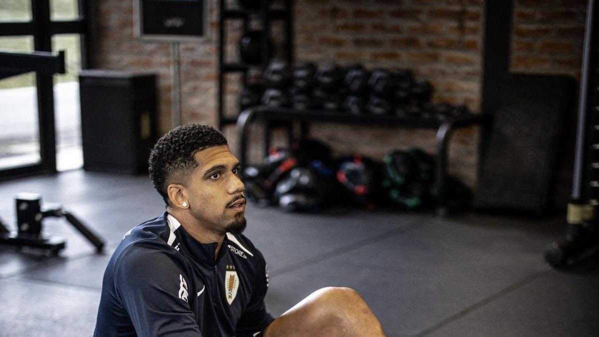 <![CDATA[¿Llega al Mundial? Ronald Araújo sufre molestia mus