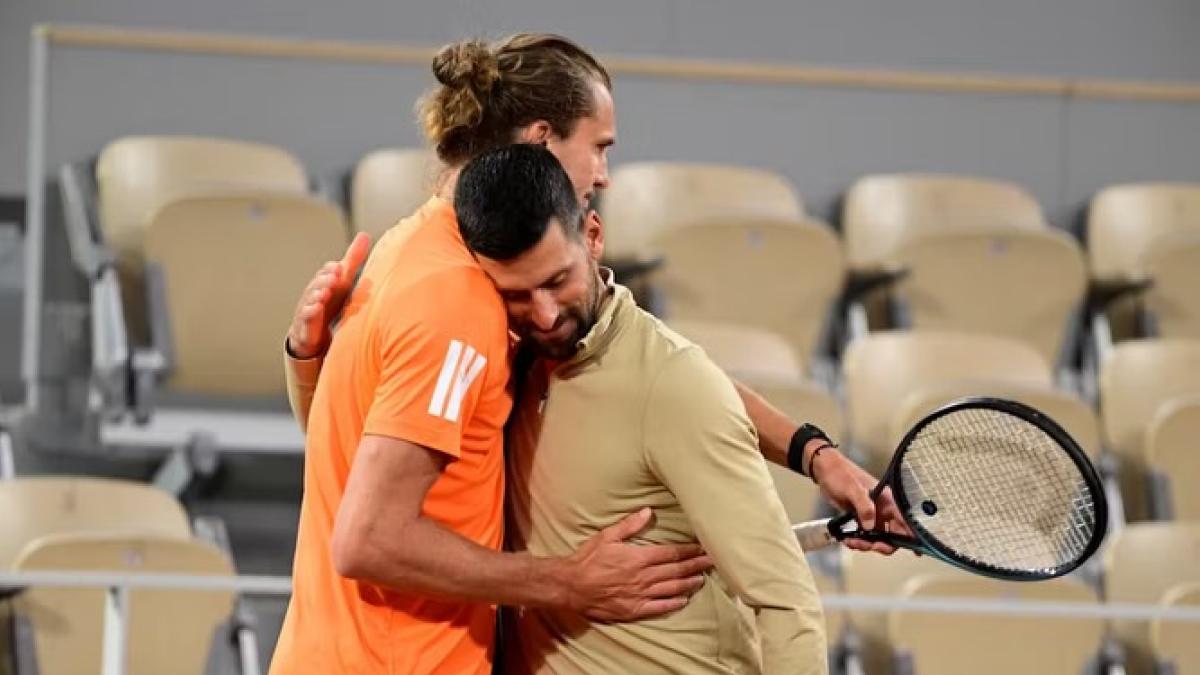 <![CDATA[Djokovic manda mensaje a Zverev tras ganar Roland G