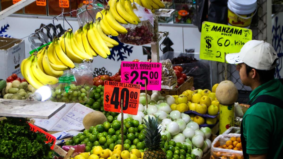 <![CDATA[Inflación de México se modera más de lo previsto en