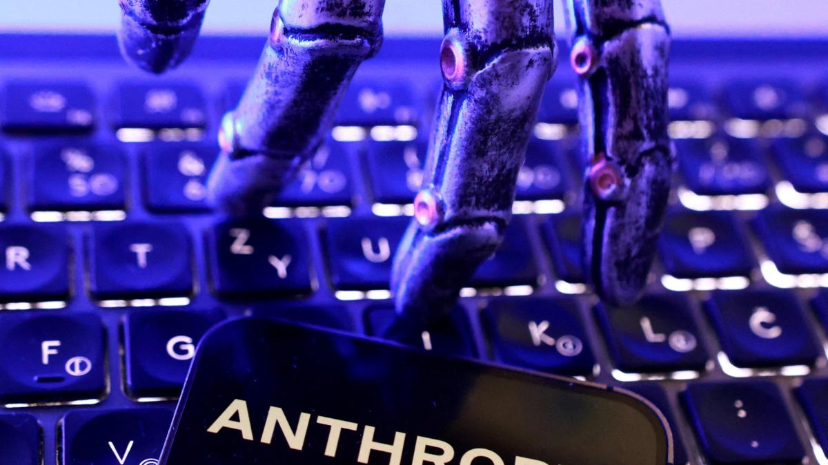 <![CDATA[Anthropic lanza su IA más potente, con restriccione