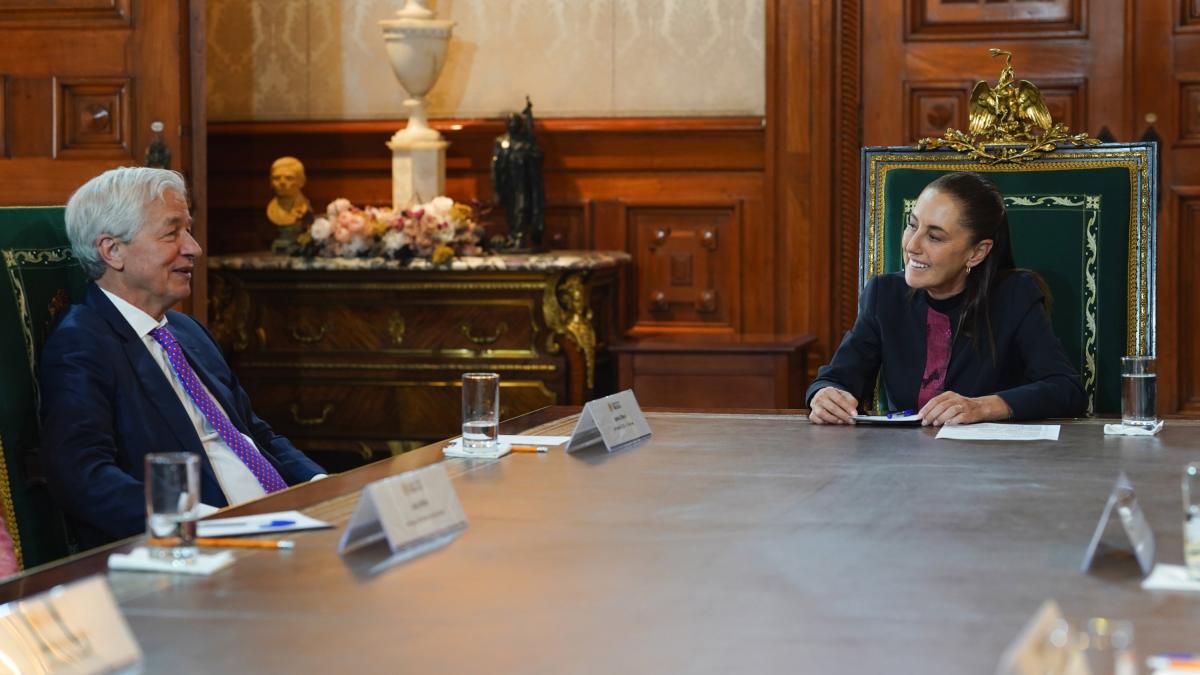 <![CDATA[Sheinbaum analiza con J.P. Morgan solidez económica