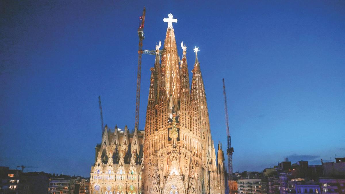 <![CDATA[Basílica de la Sagrada Familia: una montaña que con