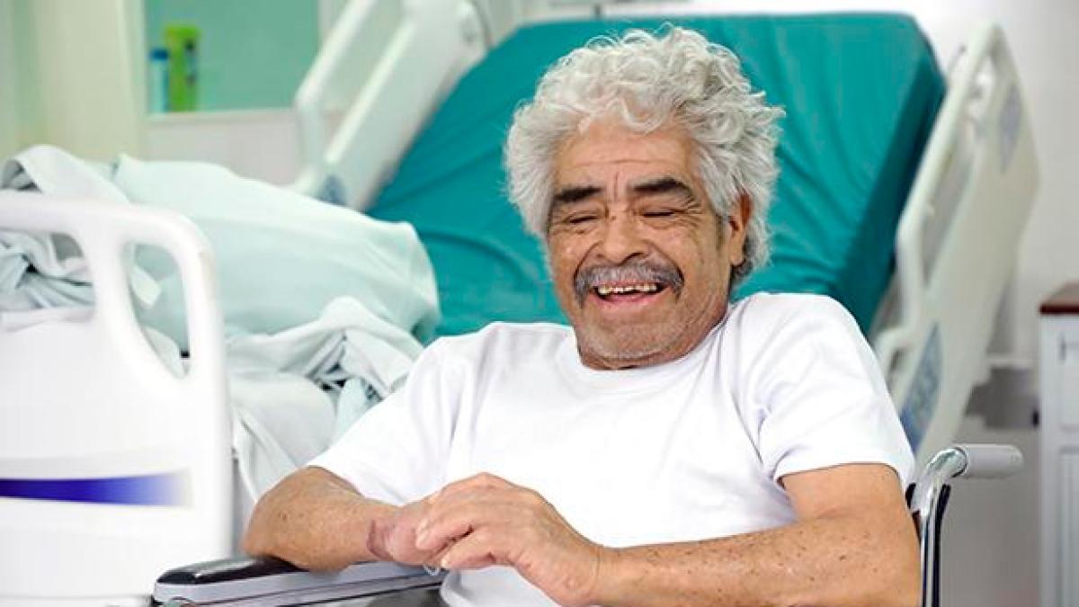 Apolinar, de 67 años, regresa a su rutina tras rec