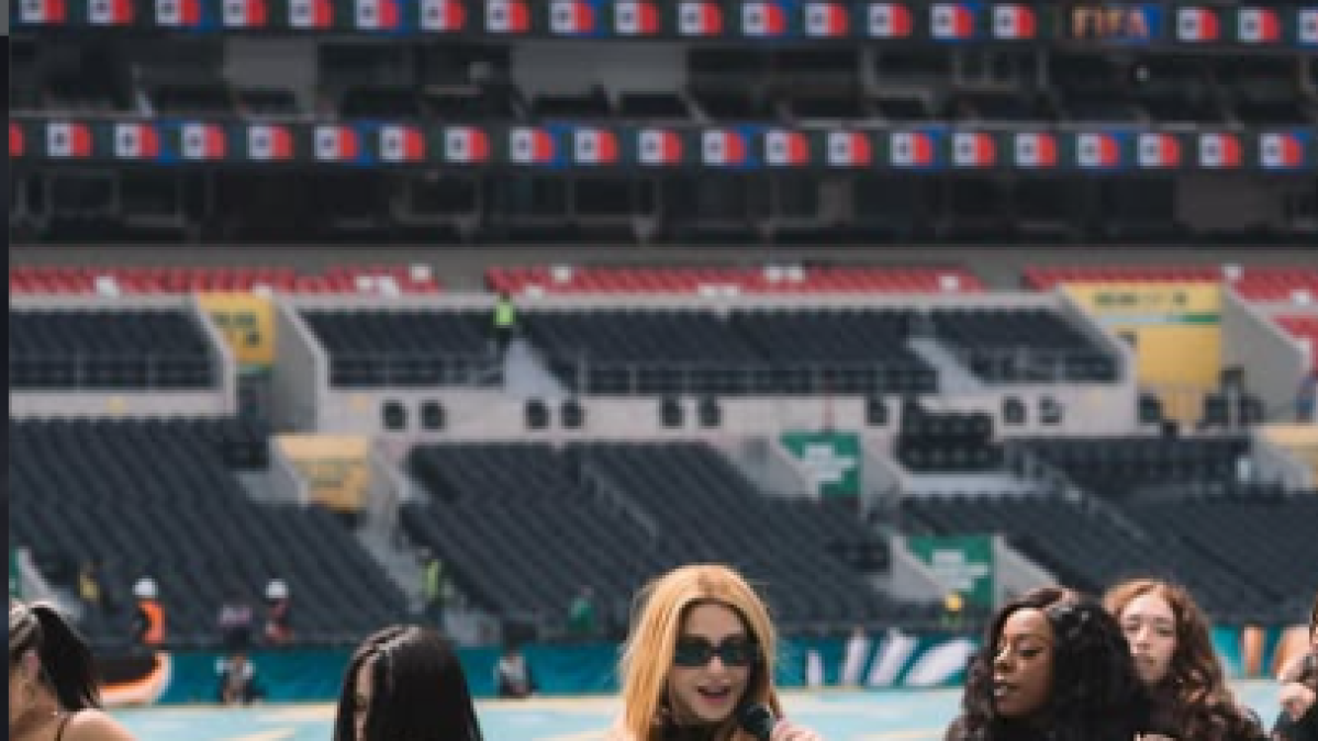 Shakira y Salma Hayek visitaron el Estadio Ciudad de México 