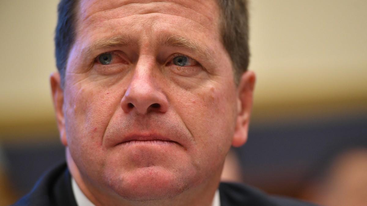 Trump nombra a Jay Clayton como nuevo jefe de inte