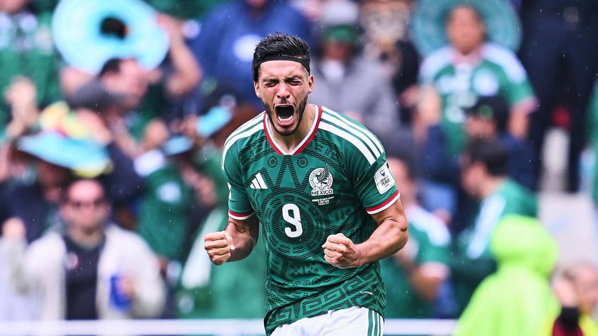 Raúl Jiménez entra a la historia de México; su primer gol en
