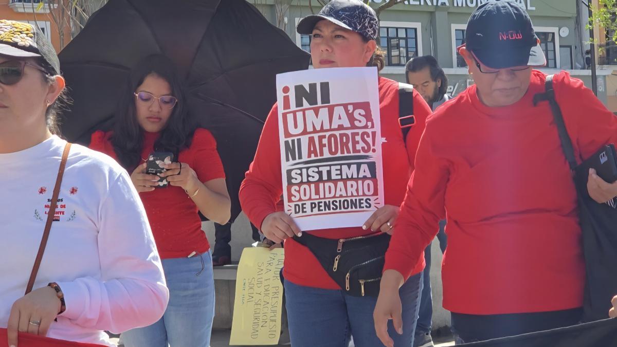 CNTE se moviliza en Pachuca para exigir cambios al sistema d