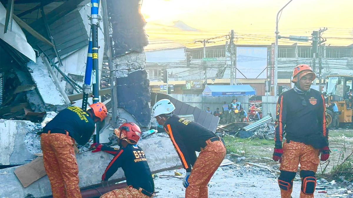 Terremoto de magnitud 7.8 deja al menos 55 muertos en Filipi