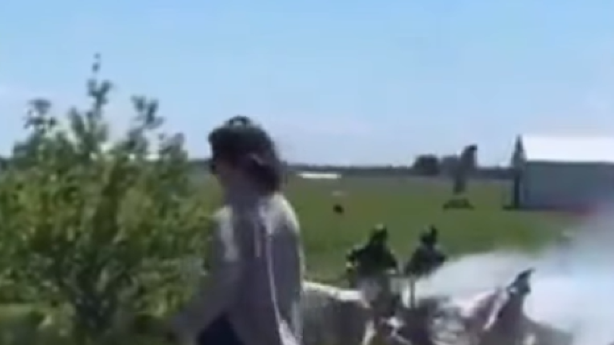 Estrella avioneta en Misuri; mueren un piloto y 11 paracaidistas | VIDEO
