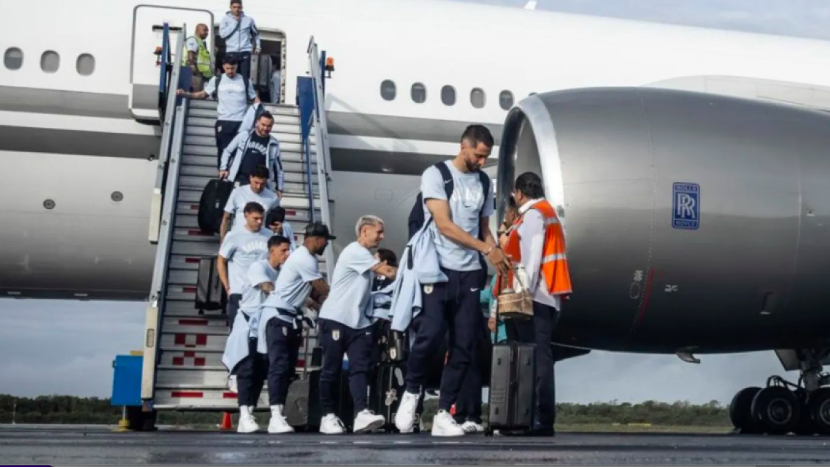 Uruguay contra el reloj: Retraso en el vuelo de charrúa rumbo al Mundial por fallas en documentación de FIFA