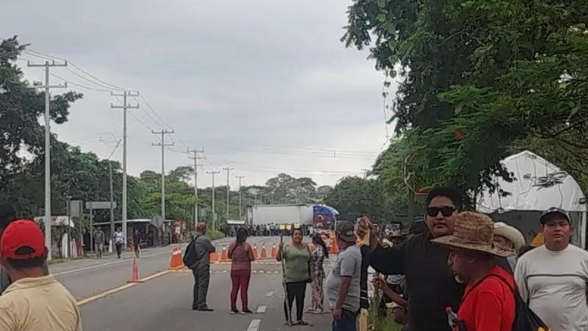 瓦哈卡居民因停电抗议封锁联邦公路