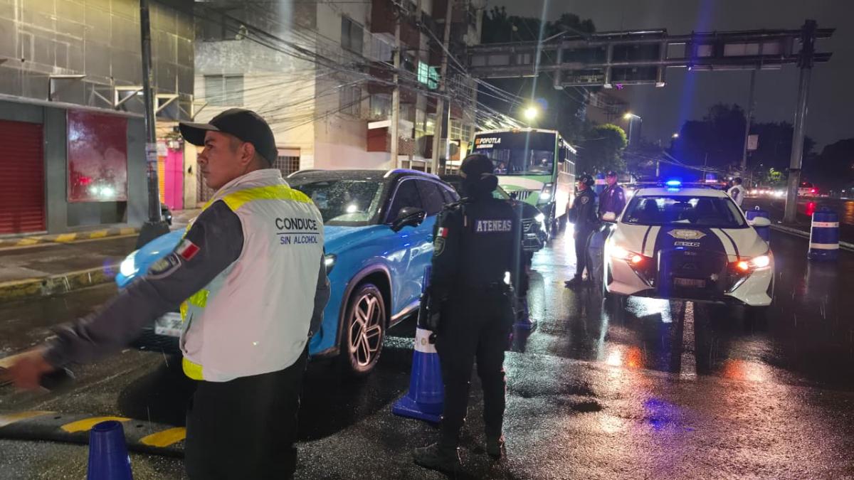 暴力冲突！世界杯期间墨西哥城3名酒精检测警察遭袭击