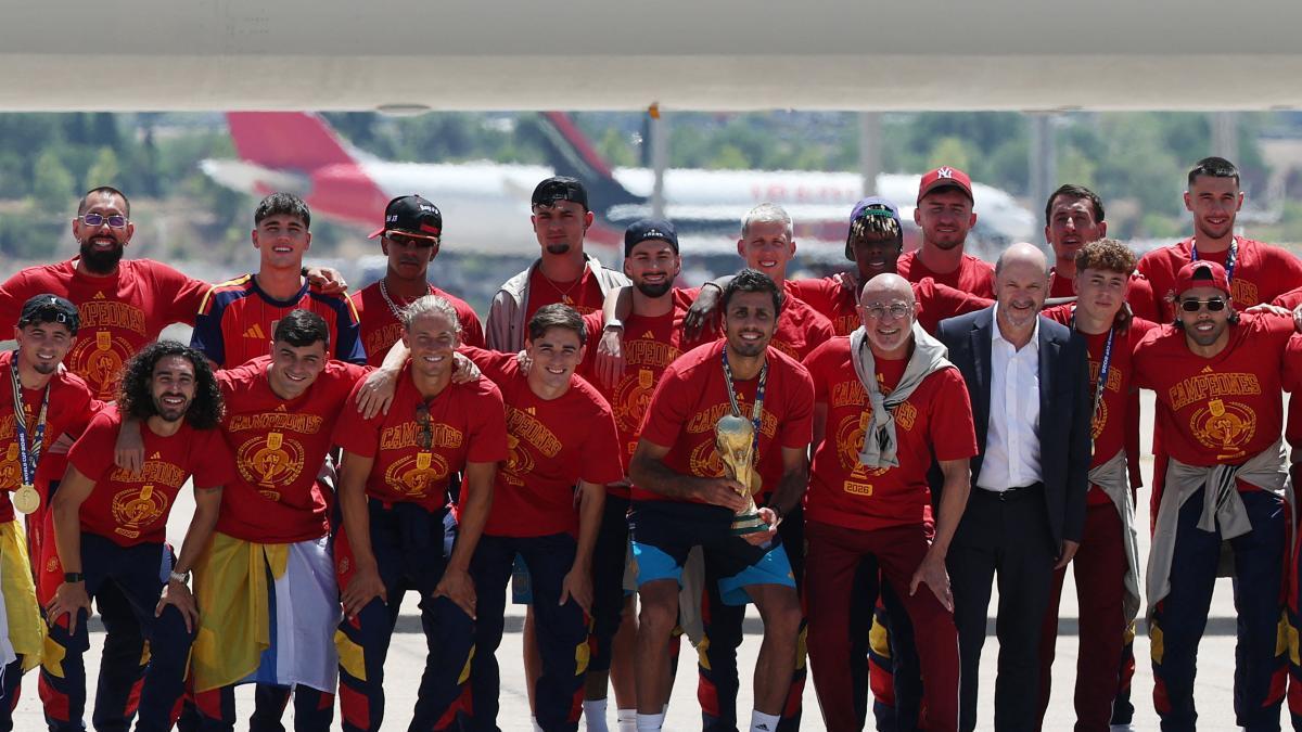 ¡Locura en Madrid! Los Campeones del Mundo ya están en casa para festejar la segunda estrella