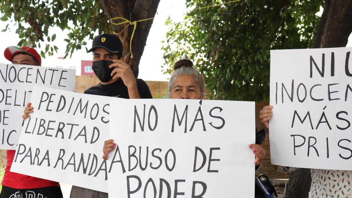 Madre de productor de El Bogueto denuncia detención ilegal y delitos fabricados