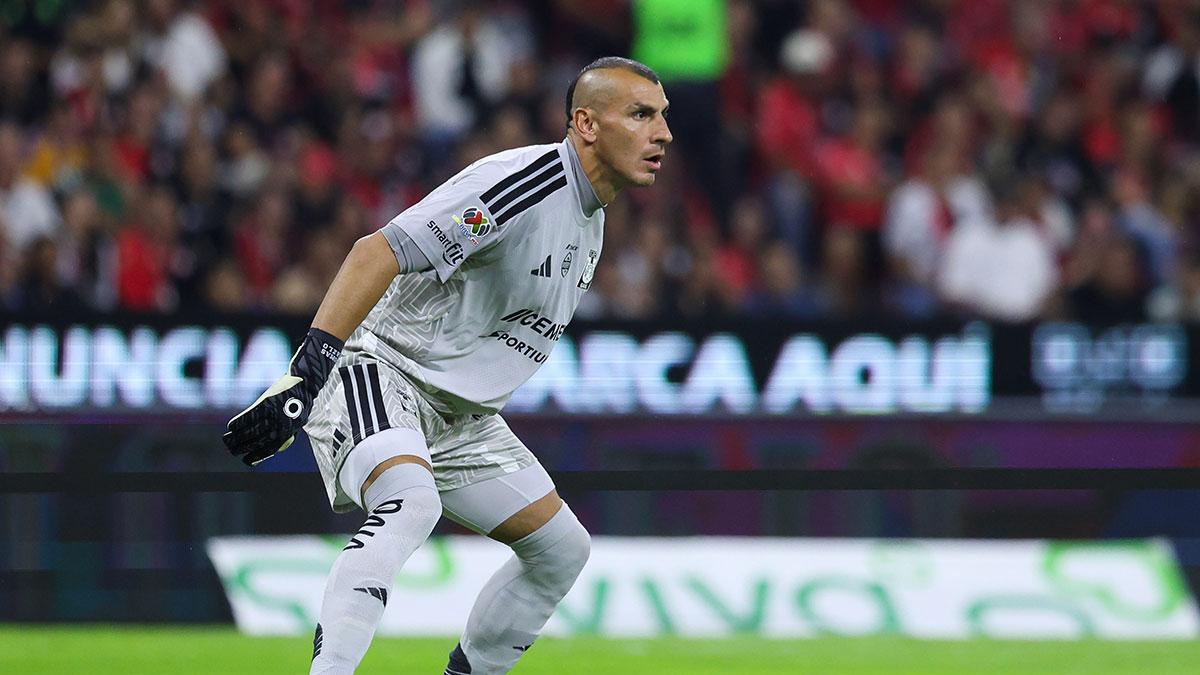 Nahuel Guzmán provoca a la afición y falla en la derrota de Tigres ante Atlas