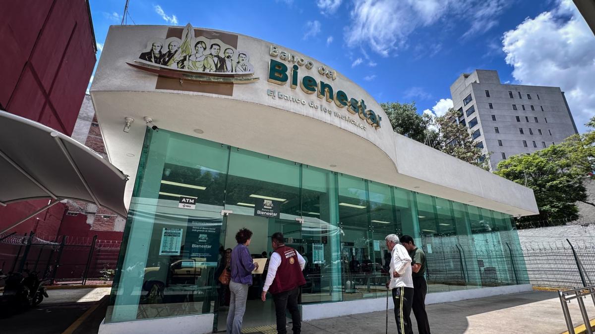 Mexican welfare pension payments continue on schedule today
