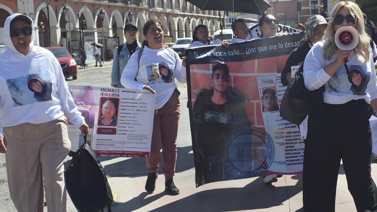Familias de desaparecidos marchan en Hidalgo; exigen búsquedas exhaustivas