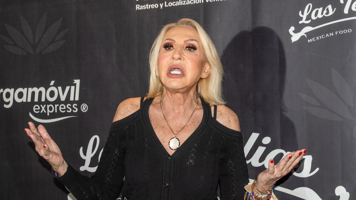Laura Bozzo viaja de emergencia en ambulancia a la CDMX tras cirugía en Acapulco