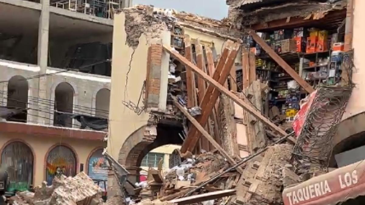 Colapsa construcción antigua en centro de Ixtlahuaca; se desconoce si hay heridos